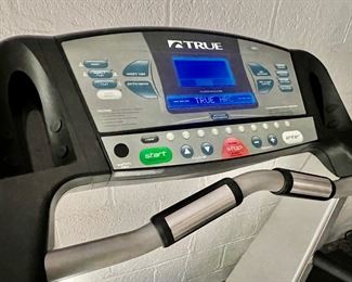 139. TRUE HRC Treadmill