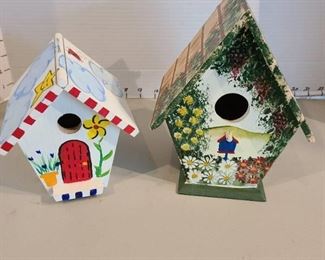 Two birdhouses, taller is 8.5"