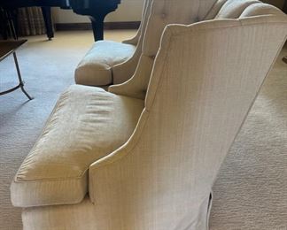 Ebanista Tufted "Elba" Chair

Sold separately. $2,000.00 each

Dimensions: 36.5"W x 36"D x 37.5"H