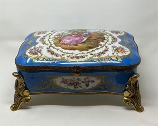 FRENCH PORCELAIN BOX WITH BRASS MOLDED FEET