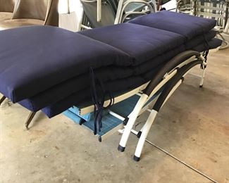 Chaise lounge With pads
