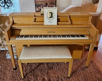 Chickering Console Piano in a Bleached Wood w/ Bench. Good condition