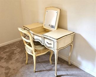 c 1960 Drexel "Touraine" French Provincial White w/ Gold Accents Dressing Table Vanity w/ Chair & Mirror