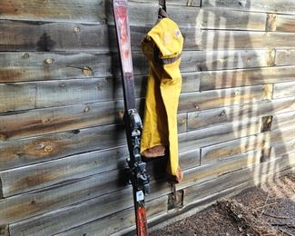  Pair of Skis OLIN "Radius" (177cm) w/ Bindings (Year Unknown) Plus Sun Living Yellow Canvas Ski Travel Bag