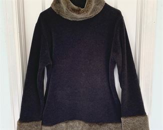 Fjallraven Women's Gray Wool Blend Sweater w/ Faux Fur in Small