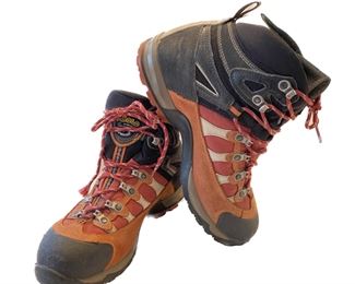 Asolo Stynger Womens Hiking Boot in Size 8.5- Suede Upper - Gore-Tex Lining