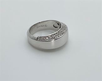 Silver Tone Fashion Ring with Rhinestones