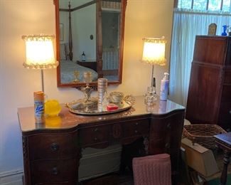 Lovely Vintage Vanity