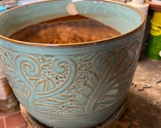 Large Selection of Flowerpots , potting  soil and plant starter trays



