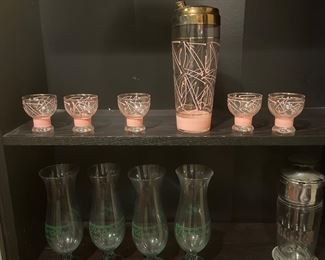 Charming Pink Detailed Cocktail Shaker with Glasses