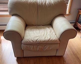 Comfy Leather Style Chair