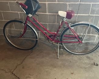 Ladies Vintage Schwinn Breeze cruiser