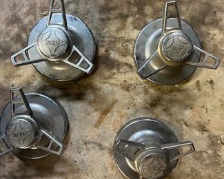 Fenton centerpieces for mags