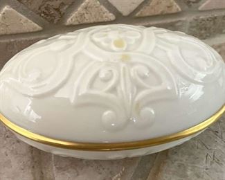 Lenox Ceramic Egg With 24kt Gold Trim
