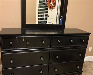 6 Drawer dresser with mirror