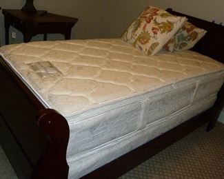 twin sleigh bed