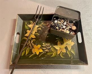 Vtg hand painted tray, buttons