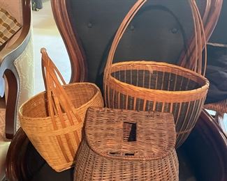 Vtg fishing basket