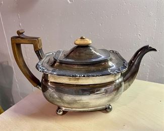 Vtg silver plate teapot
