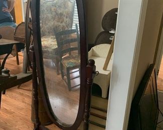 Oval dressing mirror