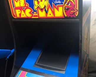 VINTAGE PAC MAN MACHINE AVAILABLE IN PHASE 2 ON JUNE 22 THRU 25 JUNE IN 2300 SQUARE FOOT GARAGE