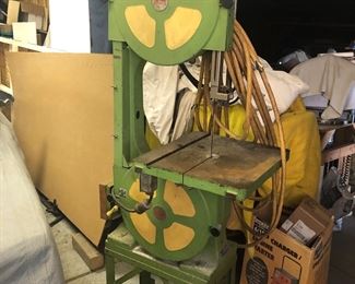 VINTAGE EXCELLENT WORKING CONDITION CRAFTSMAN BANDSAW AVAILABLE IN PHASE 2 ON JUNE 22 THRU JUNE 25 IN 2300 SQUARE FOOT GARAGE  