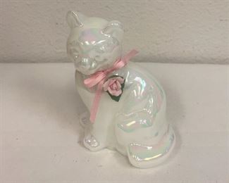RC6224 Fenton Art Glass White Iridescent Pink Ribbon Rose Cat Figurine https://www.ebay.com/str/agesagoestatesales