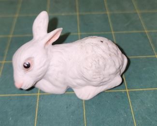 RC9091 Small Porcelain Boehm White Rabbit https://www.ebay.com/str/agesagoestatesales