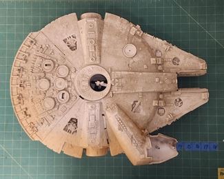FR9006 Kenner Products Millenium Falcon Spaceship MISSING PARTS https://www.ebay.com/str/agesagoestatesales