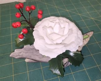 RC9118 Boehm Porcelain American Express White Christmas Rose Made in the USA https://www.ebay.com/str/agesagoestatesales