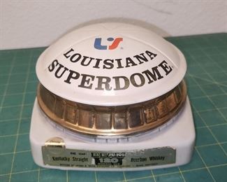 RC9125 Louisiana Superdome EMPTY Jim Beam Decanter https://www.ebay.com/str/agesagoestatesales