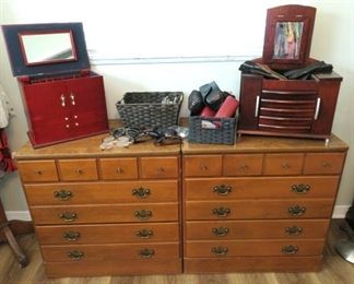 Pair Ethan Allen Chest of Drawers, Jewelry Boxes/Chest