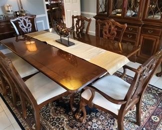 Chippendale table and 6 chairs