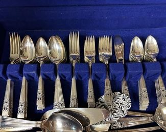 Community "Coronatoin" Flatware