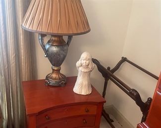 These side tables are adorable 