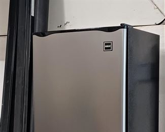 RCA table top refridgerator