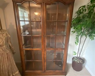 Display cabinet