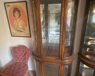 Curved glass display cabinet (2)