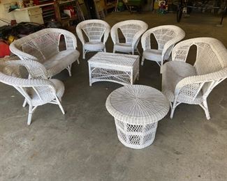 Wicker set