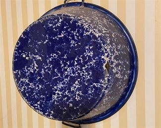 Mottled blue wash basin
