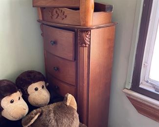 Jewelry case, needs repair 