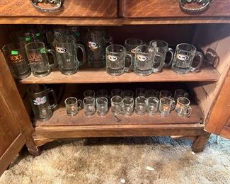 A &W root beer mugs - 3 sizes