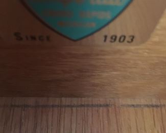 Maker of Bedroom set: 6 pieces