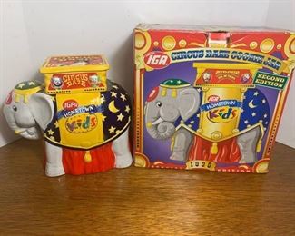 IGA Circus Daze Cookie Jar -Elephant