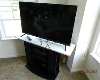 TV/TV stand/DVD player