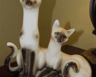 MCM Siamese cats lamp by Lane and CO. Missing light component.
