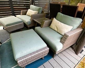 Outdoor chairs w/ottomans