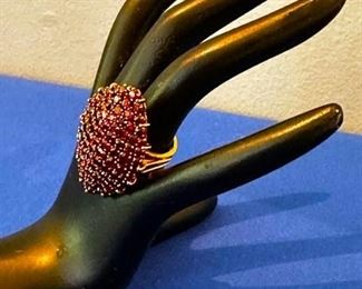 18k gold and garnet ring