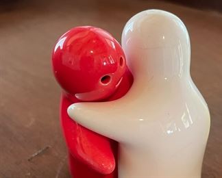 Set of 2 Vintage Hugging Ghosts Ceramic Salt and Pepper Shakers. Photo 3 of 3.