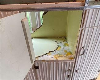 Vintage Mid-Century Modern Cupboard / Display Cabinet with Original Curved Glass. Photo 4 of 4.